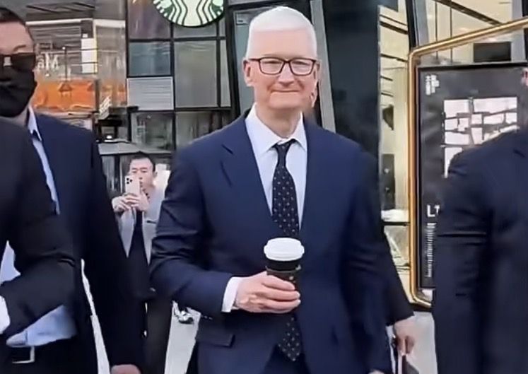 库克已在中国停留近一周！又现身苏河湾，推动苹果智能入华（2025/10/18）